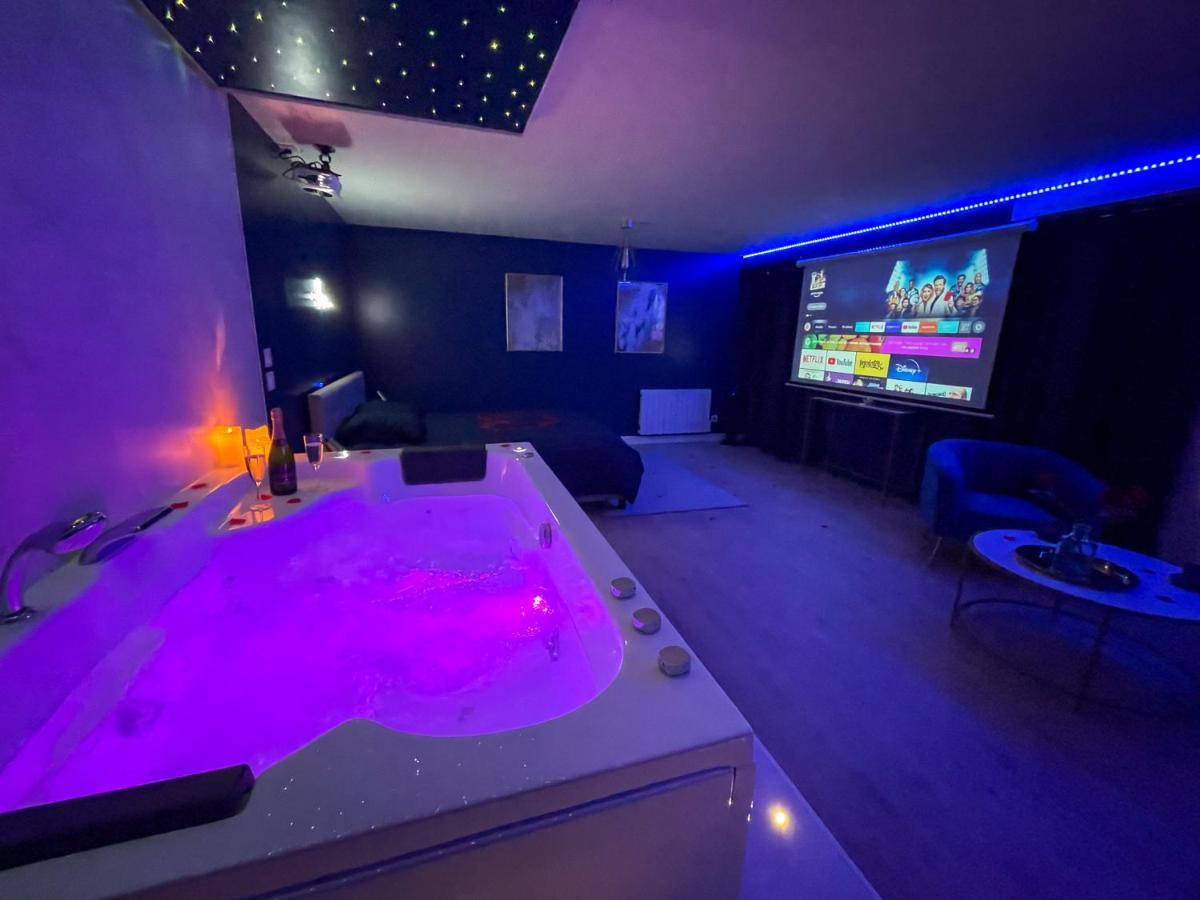 Spa Sous Les Etoiles - Cinema - Netflix - Parking - Gare Amiens Luaran gambar
