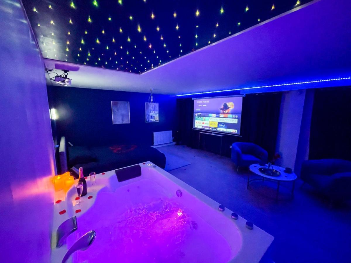 Spa Sous Les Etoiles - Cinema - Netflix - Parking - Gare Amiens Luaran gambar